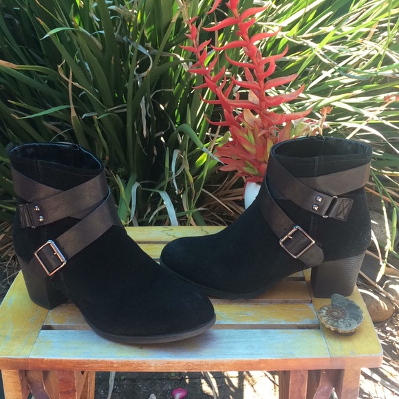 Skechers♣️Amazing Boots - Picture 2 of 8